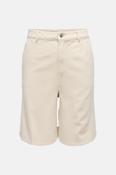 Korte ecru katoenen short van JDY, met zilveren knoop, riemlussen en een gebogen zoom.