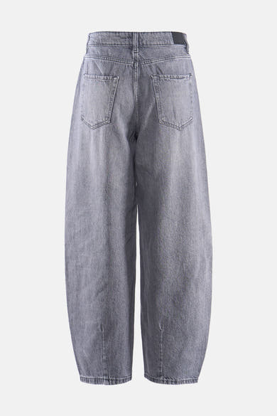 Jean en denim gris moyen par JDY, avec poches arrière et coupe ample.