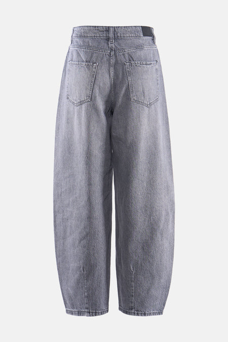 Jean en denim gris moyen par JDY, avec poches arrière et coupe ample.