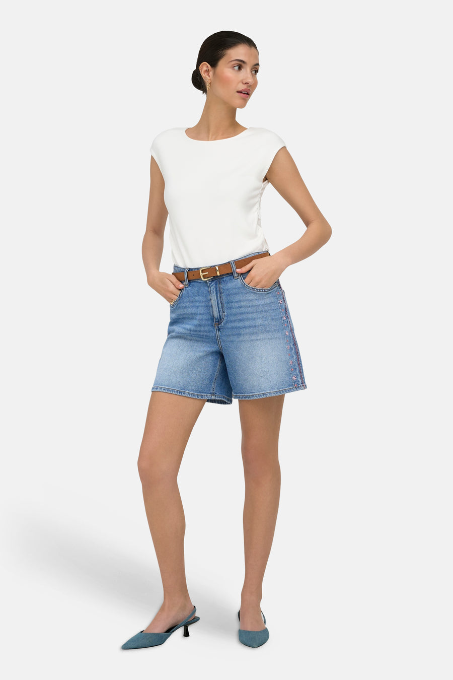 Short - light blue denim