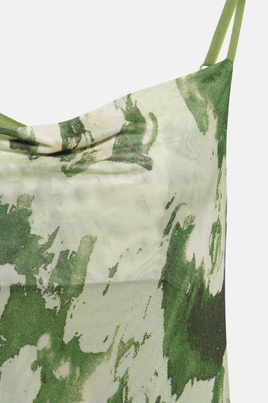 Robe verte imprimée de JDY, avec des bretelles spaghettis et un col drapé, en maille transparente.