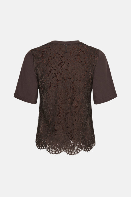 Top brun à manches courtes ONLY® avec empiècement en dentelle et bord festonné.