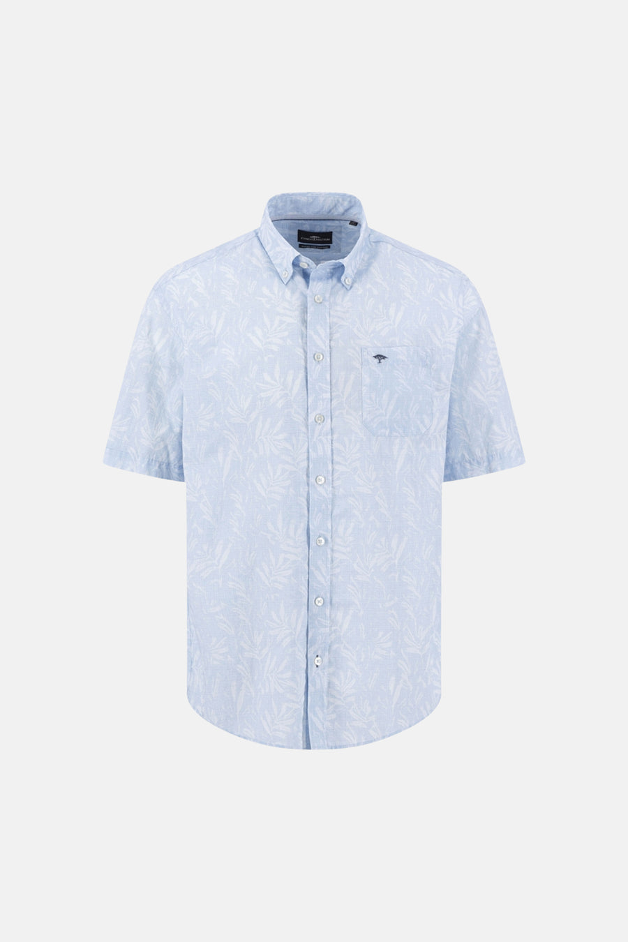 Chemise bleue à manches courtes de FYNCH-HATTON, avec un motif de feuilles blanches et une poche poitrine.