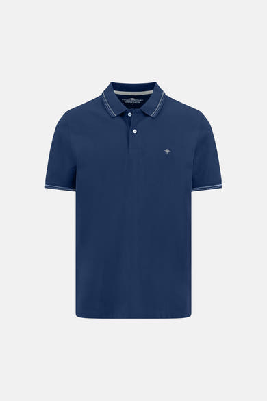 Polo bleu marine de FYNCH-HATTON avec col et bords-côtes à double rayures blanches, deux boutons et petit logo brodé.