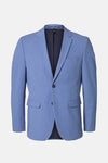 Lichtblauwe blazer van SELECTED, met een marineblauwe voering en een sluiting met twee knopen.