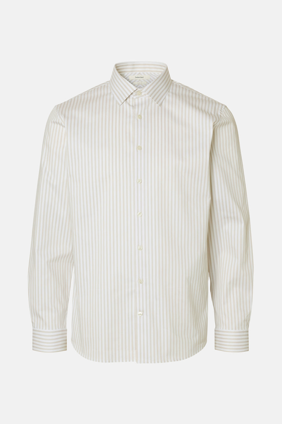 Chemise à manches longues beige rayée de SELECTED, avec des boutons blancs et un col classique.
