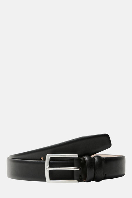 Zwarte leren riem van SELECTED, met een rechthoekige zilveren gesp en bijpassende lussen.
