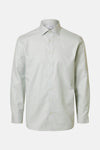 Chemise à manches longues verte de SELECTED, avec une texture subtile et des boutons assortis.
