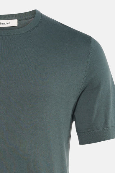 Pull vert en maille côtelée de SELECTED, à col rond et manches courtes.