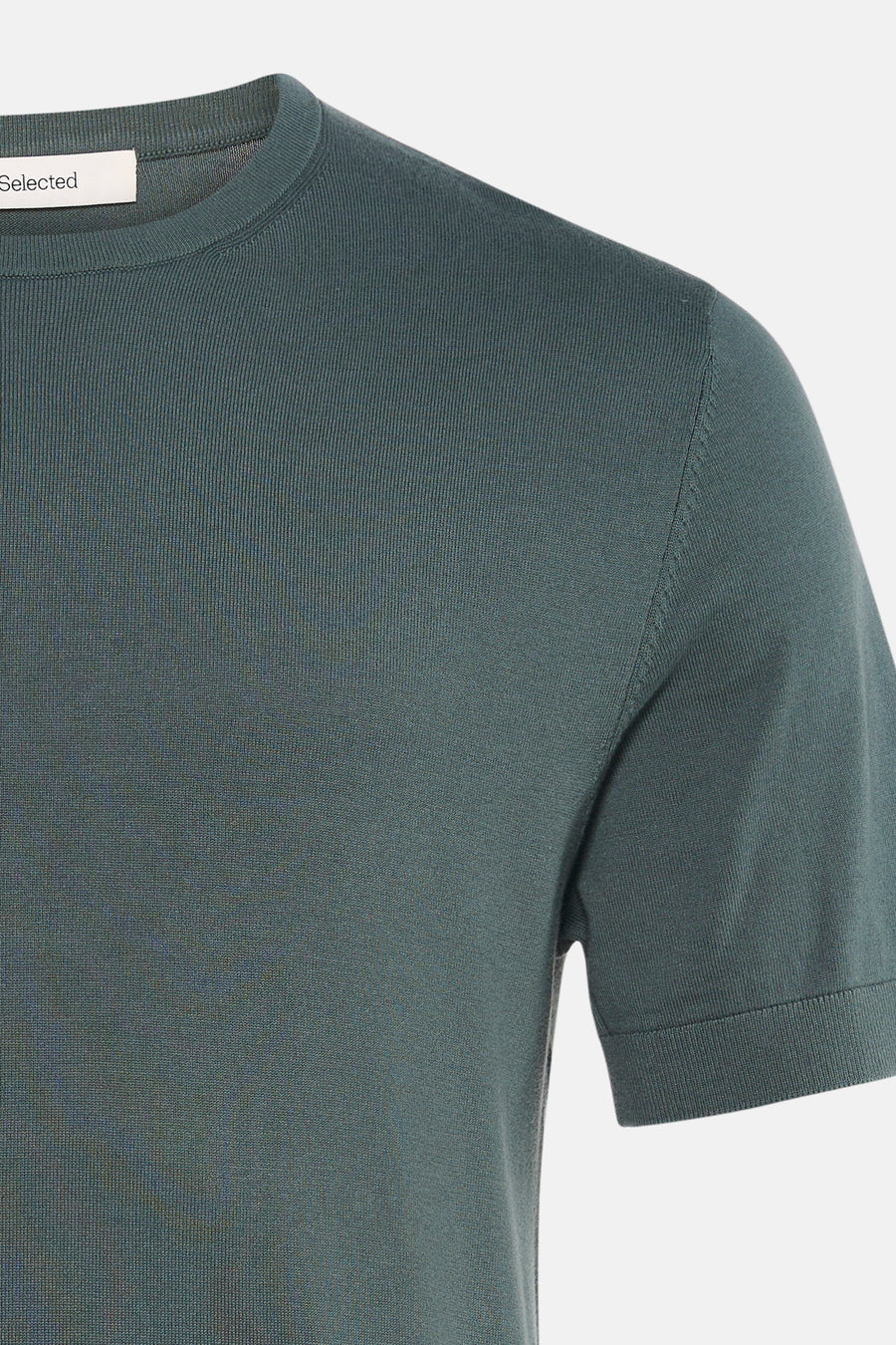 Pull vert en maille côtelée de SELECTED, à col rond et manches courtes.