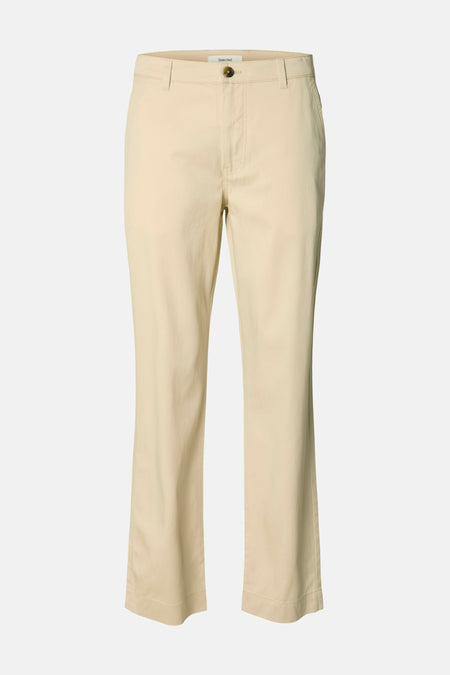 Pantalon écru de SELECTED, coupe droite et jambes larges, sur fond neutre.