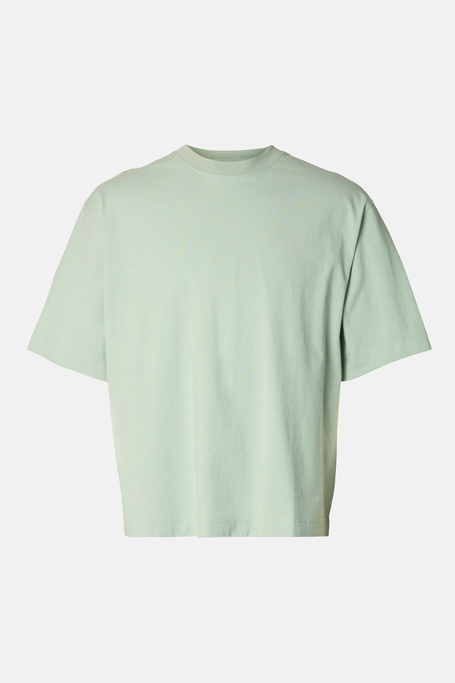T-shirt à manches courtes vert de SELECTED, coupe décontractée sur un fond uni.