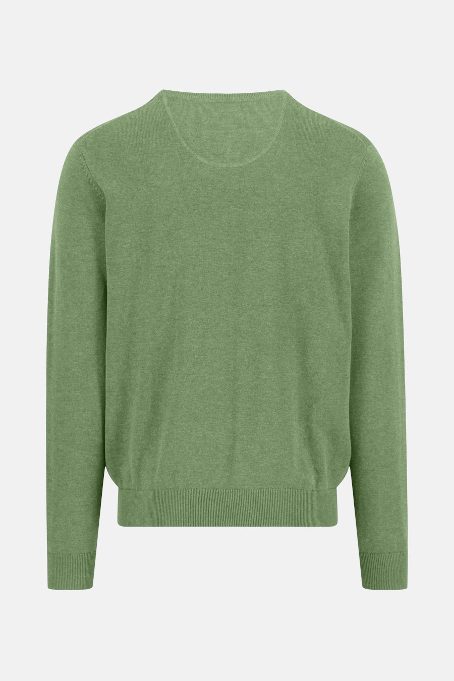 Pull à col rond vert de FYNCH-HATTON, en maille fine et unie sur fond neutre.