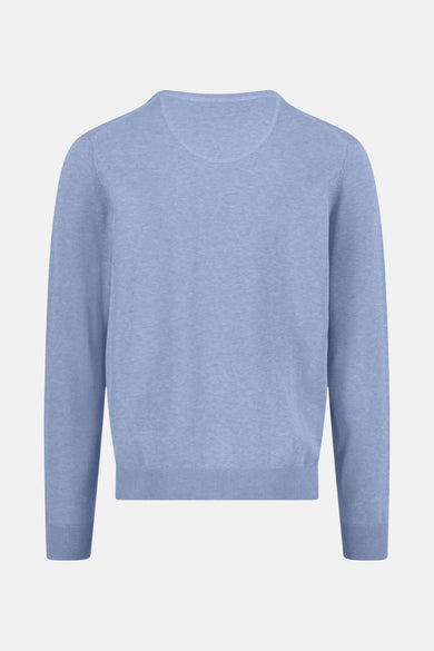 Pull à col en V bleu de FYNCH-HATTON, en maille fine et uniforme, présenté sur fond clair.