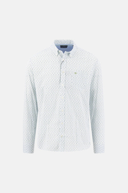 Chemise à manches longues multicolore de FYNCH-HATTON, à motif imprimé sur fond blanc, col boutonné.
