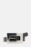 Ceinture marron de MANGO avec boucle carrée argentée.