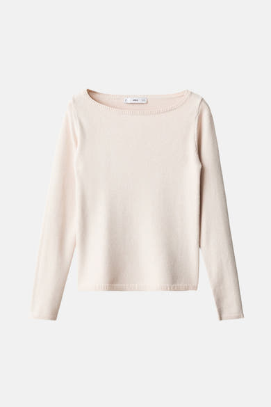 Pull à col rond écru de MANGO, en maille fine, avec une coupe droite et des manches longues.
