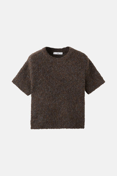 Pull à col rond marron de MANGO, en maille texturée avec des manches courtes.