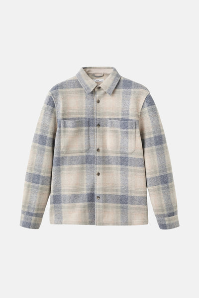 Veste courte multicolore de MANGO avec motif à carreaux, poches poitrine et fermeture boutonnée.