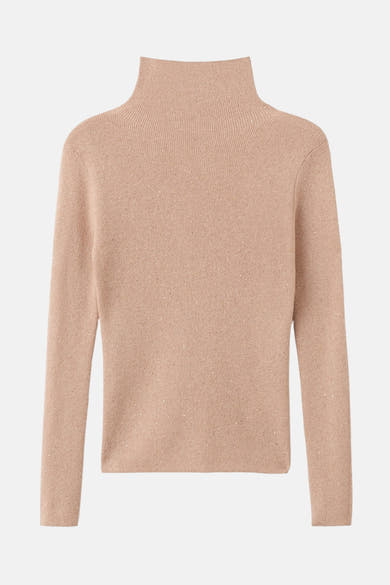 Pull à col roulé beige par MANGO, avec de subtils détails scintillants sur une maille fine.
