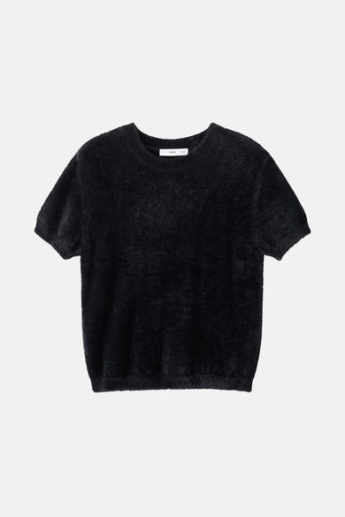 Pull noir à col rond de MANGO, en maille duveteuse à manches courtes.