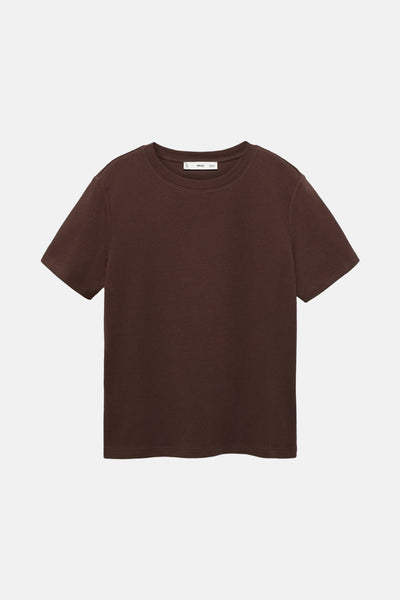 T-shirt uni à manches courtes marron de MANGO, sur fond clair.
