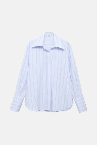 Blauwe blouse met lange mouwen van MANGO, fijne verticale strepen en klassieke kraag.