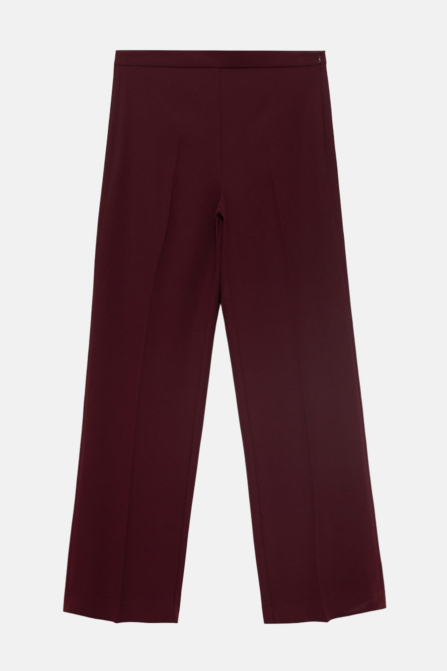 Pantalon de costume bordeaux de MANGO, coupe droite, avec plis marqués sur le devant.
