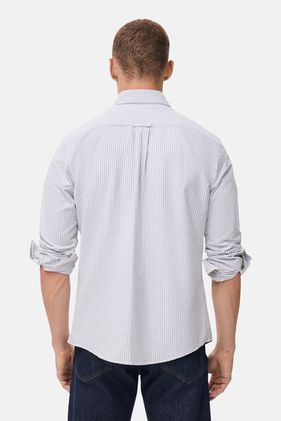 Gestreepte meerkleurige blouse met lange mouwen van MANGO, van achteren gezien, met opgerolde mouwen en rugpas.
