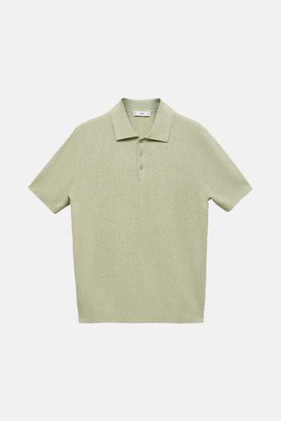 Polo vert à manches courtes de MANGO, en maille côtelée.
