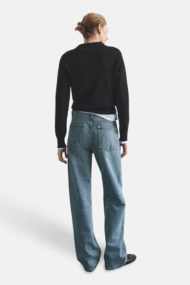 Rechte spijkerbroek van middinblauw denim van MANGO, met een losse pasvorm en hoge taille.