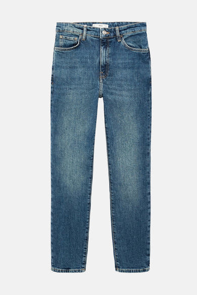 Middelblauwe spijkerbroek van MANGO, van licht uitgewassen denim, met zakken en riemlussen.