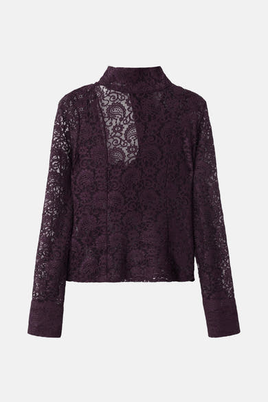 Blouse bordeaux à manches longues de MANGO, en dentelle florale ajourée avec découpe au dos.
