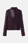 Blouse bordeaux à manches longues de MANGO, en dentelle florale ajourée avec découpe au dos.
