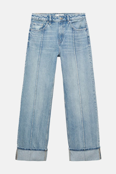 Rechte jeans van lichtblauw denim van MANGO, met verticale naden en omgeslagen zomen.