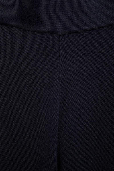 Marineblauwe broek van MANGO, van fijne ribgebreide stof met een elastische tailleband.