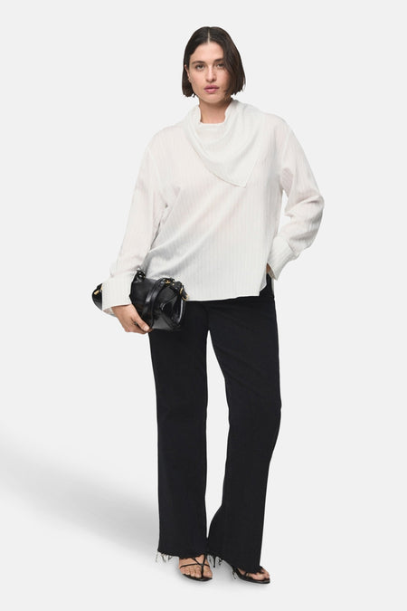 Wit blouse met lange mouwen van MANGO, met een originele gedrapeerde kraag en een subtiel streepjespatroon.