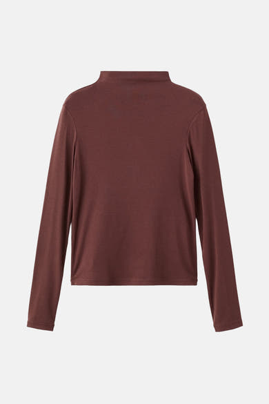 T-shirt à manches longues brun de MANGO, coupe ajustée avec col montant.
