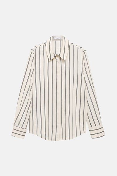 Chemise beige à rayures verticales de MANGO, avec col classique et manches longues.