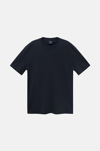 Blauw T-shirt met korte mouwen van MANGO, in effen tricot op een witte achtergrond.