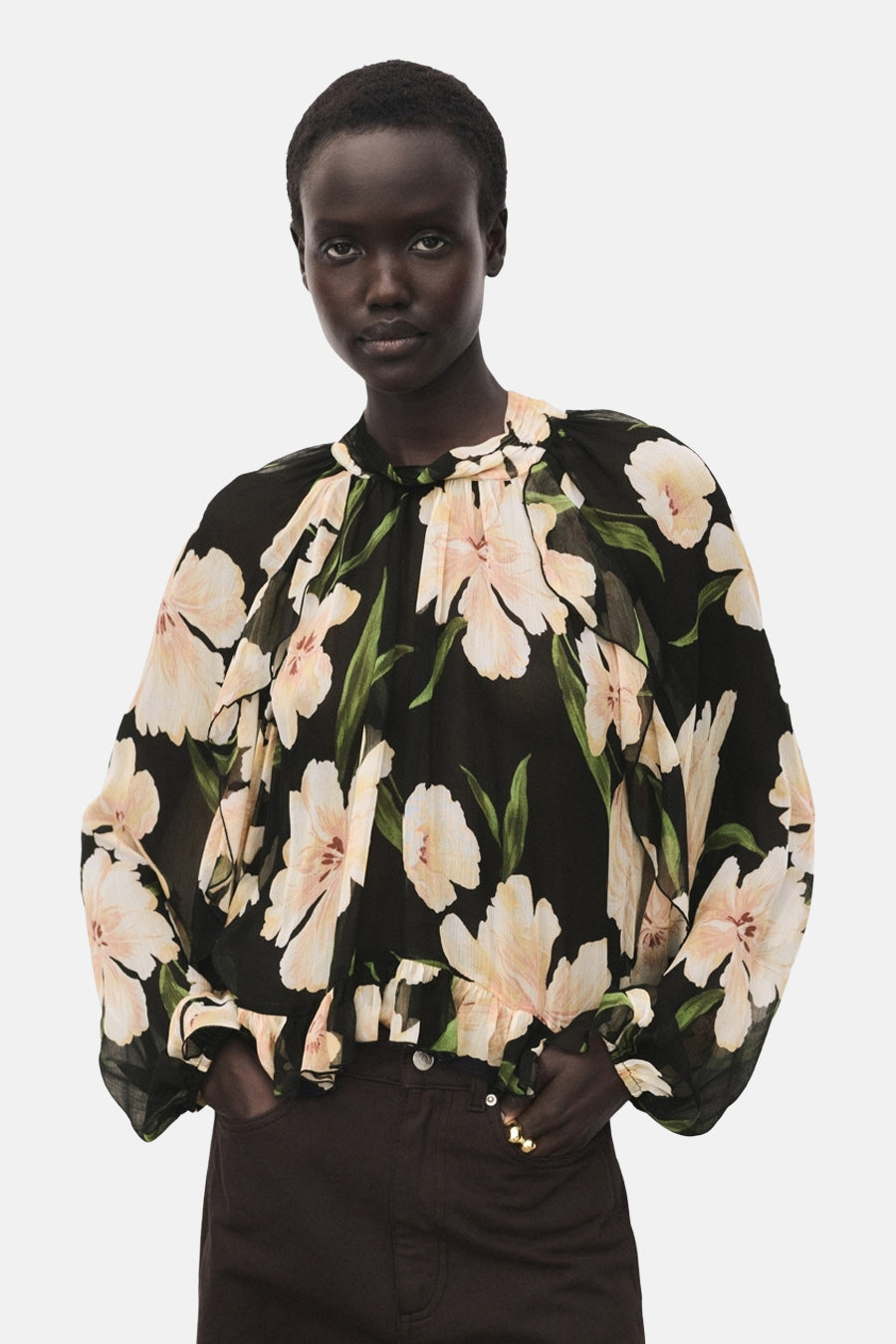 Multikleurige blouse met lange mouwen van MANGO, met bloemenprint en ruchesdetails.