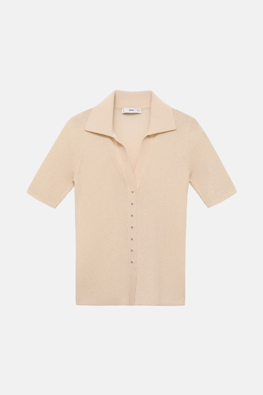Beige poloshirt met korte mouwen van MANGO, met een discrete knoopsluiting.