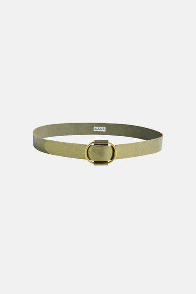 Ceinture vert olive par PIECES, avec une boucle dorée ovale, motif texturé.