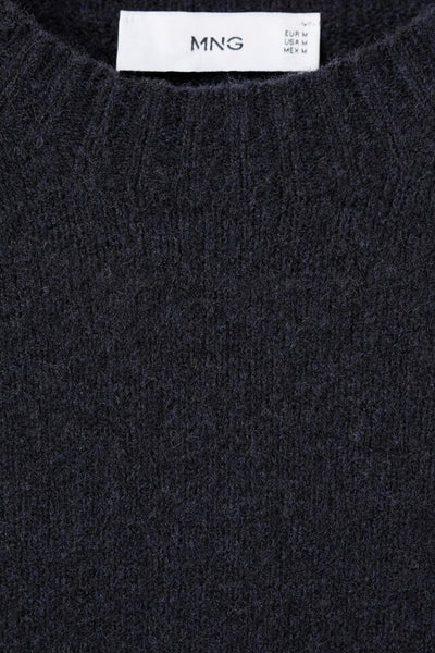 Pull bleu foncé à col rond de MANGO, en maille tricotée et texturée.