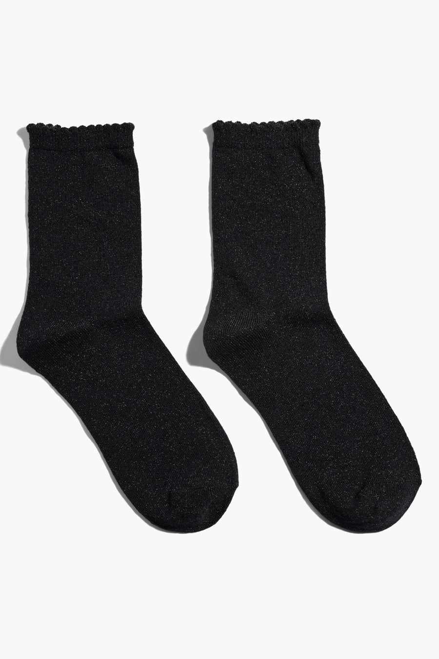 Paire de chaussettes noires by PIECES®, texture brillante et détails festonnés.