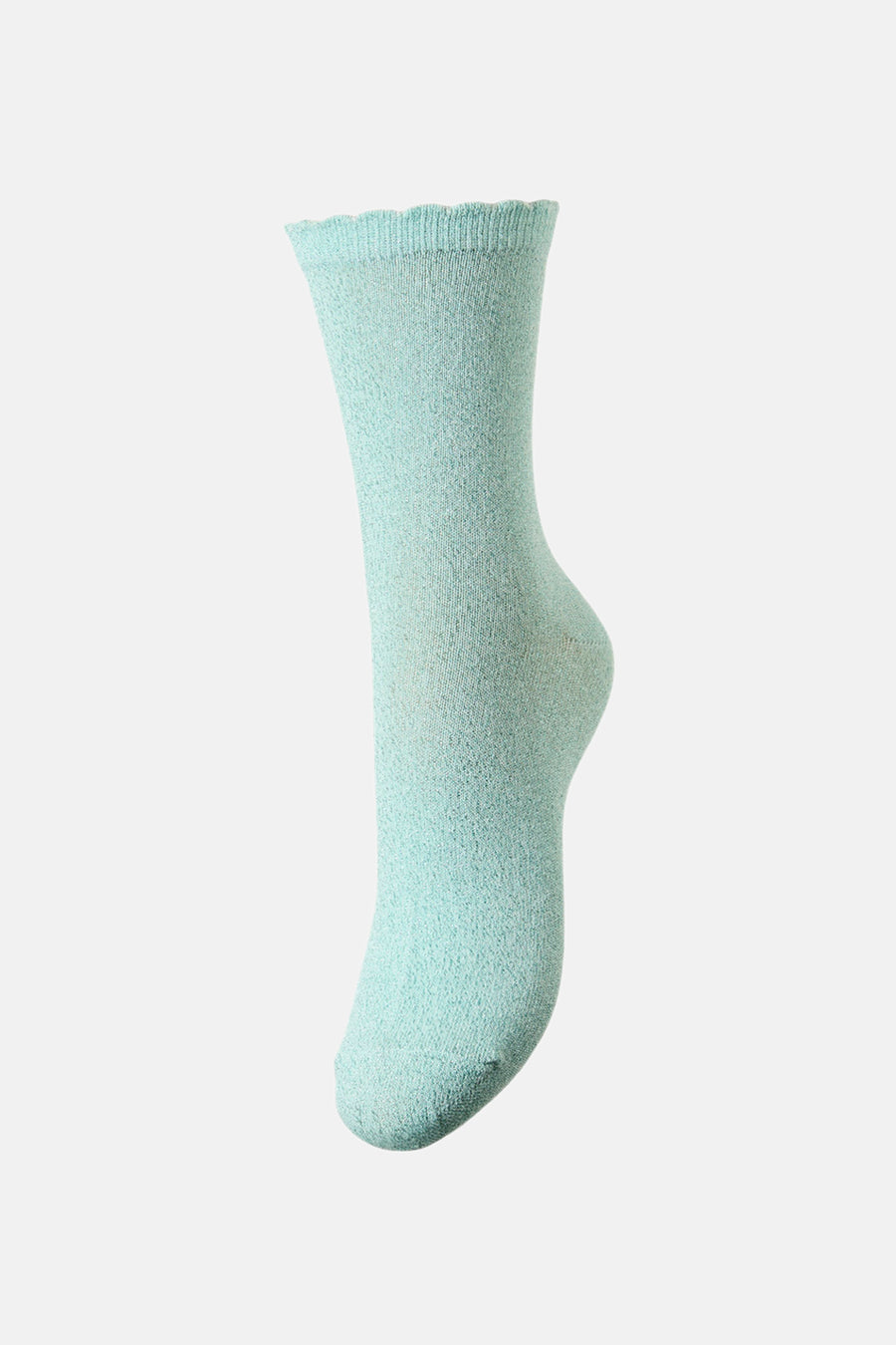 Chaussette vert d'eau par PIECES® avec bordure ondulée et texture fine en maille.