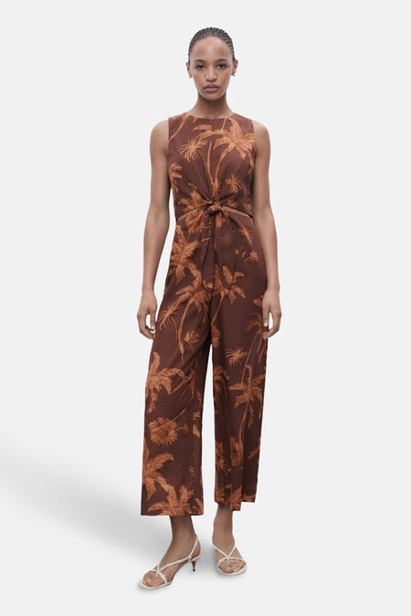 Bruin palmboomprint jumpsuit van MANGO, met een strikceintuur en een losse pasvorm.