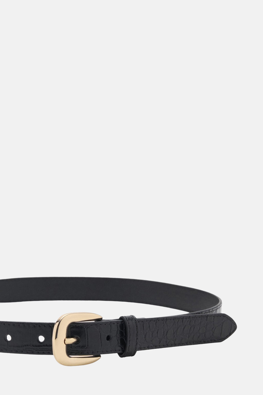 Zwarte leren riem van MANGO met gouden gesp en krokodillenprint.