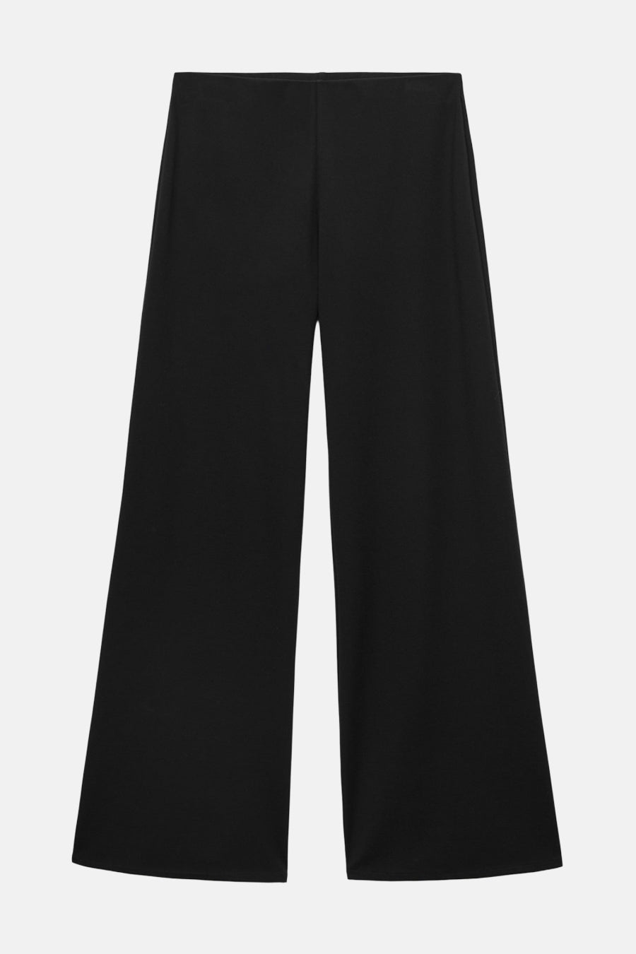 Pantalon noir ample de MANGO, coupe évasée sur fond blanc.