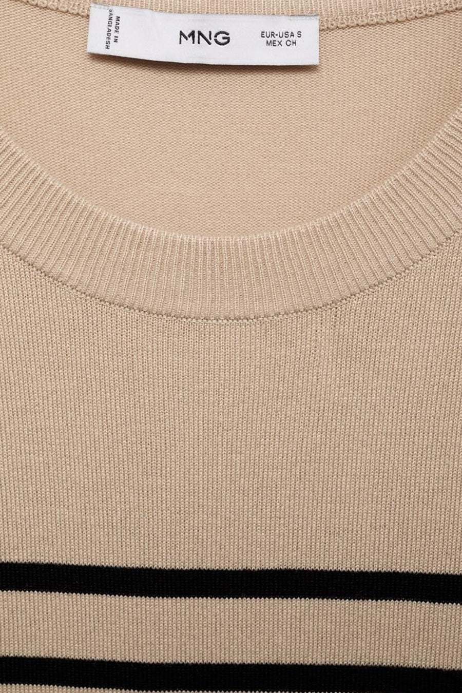 Beige T-shirt met korte mouwen van MANGO, met zwarte horizontale strepen.